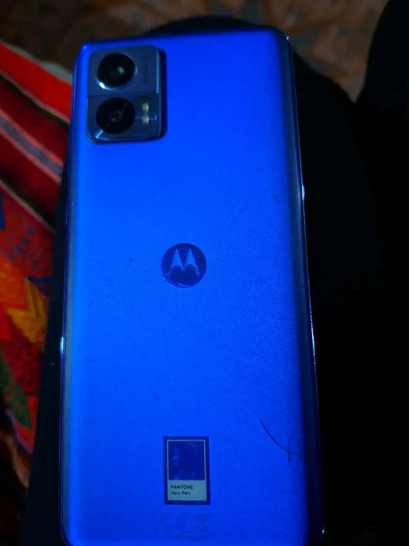 Smartphone con pantalla en buen estado - 2