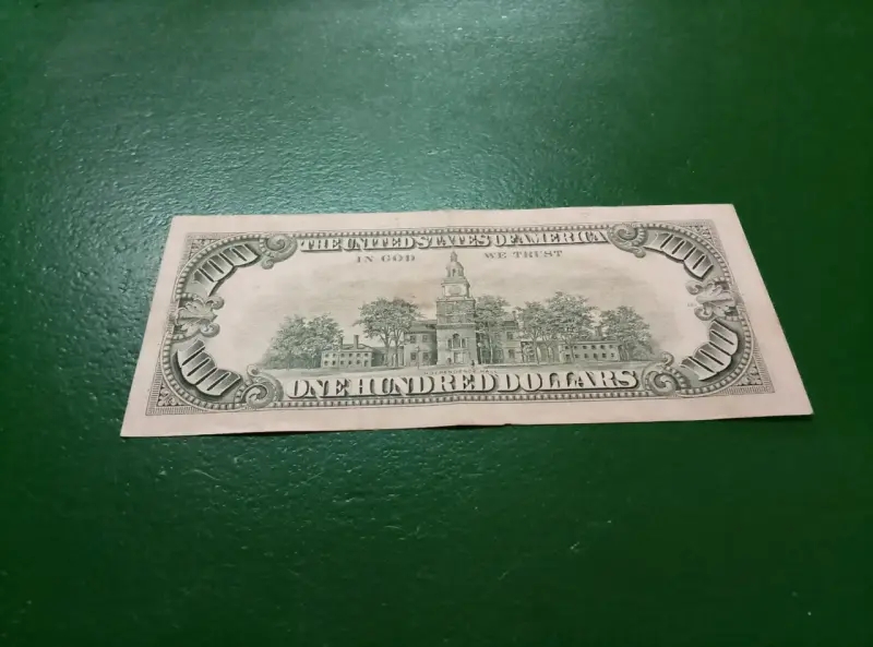 Billete de 100 dólares estadounidense - 2