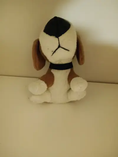 Tierno oso de peluche marrón con lazo rojo - miniatura 5