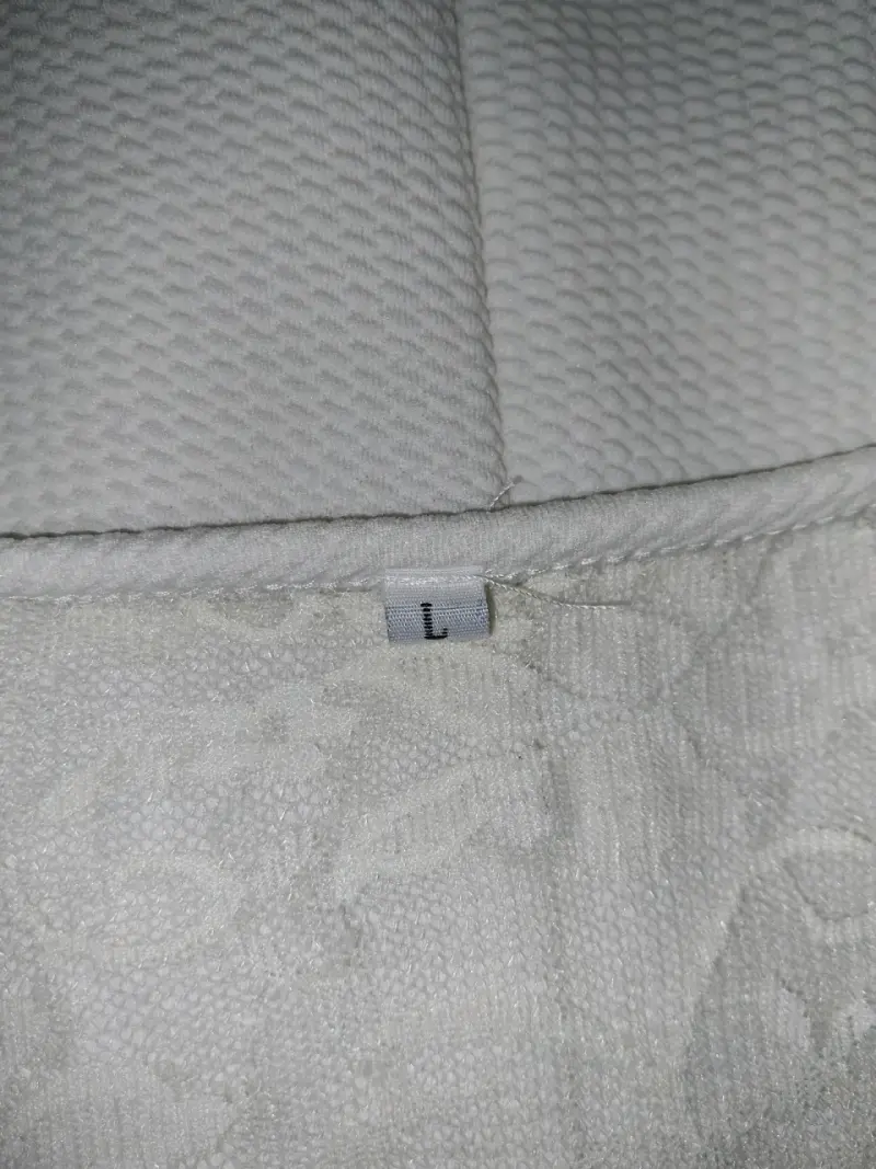 Vestido blanco con encaje elegante - 3