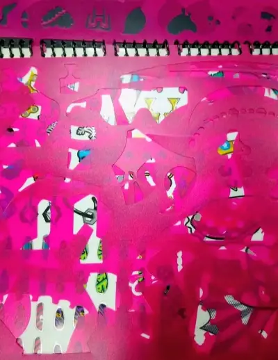 Portafolio usado Monster High con stickers - miniatura 3