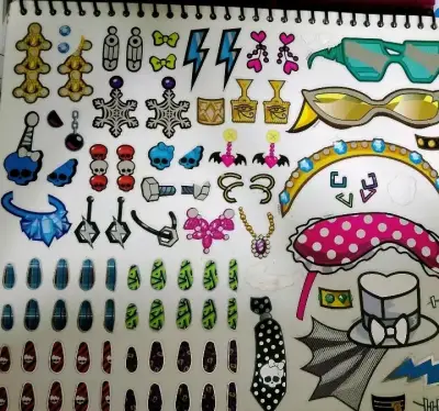 Portafolio usado Monster High con stickers - miniatura 5