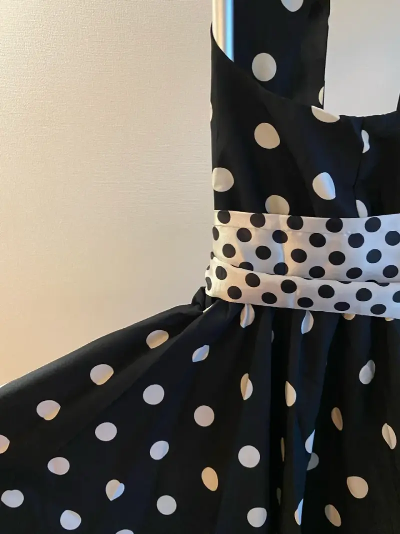 Vestido negro con lunares blancos - 6