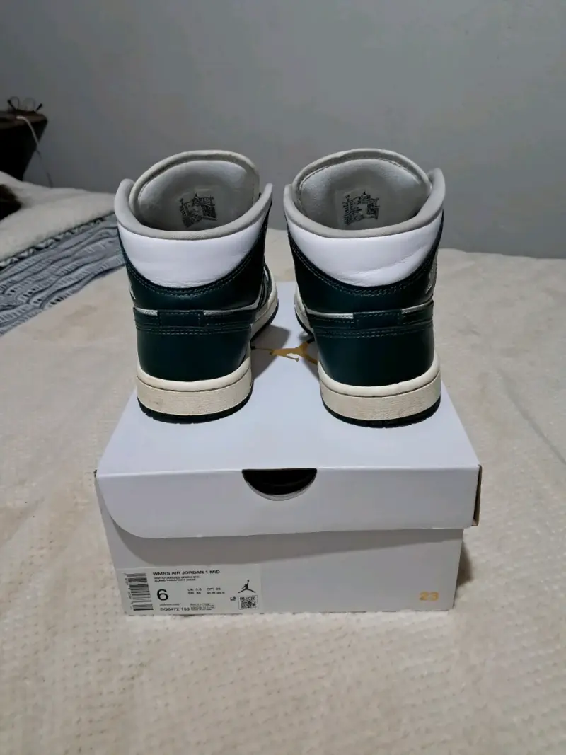 Zapatillas Air Jordan 1 Mid verde y blanco - 3