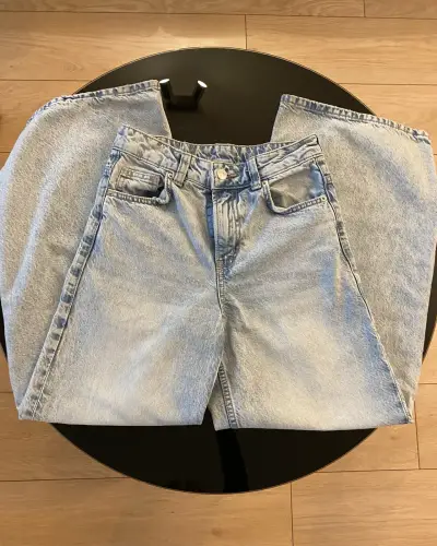 Jeans de mezclilla azul claro - miniatura 2