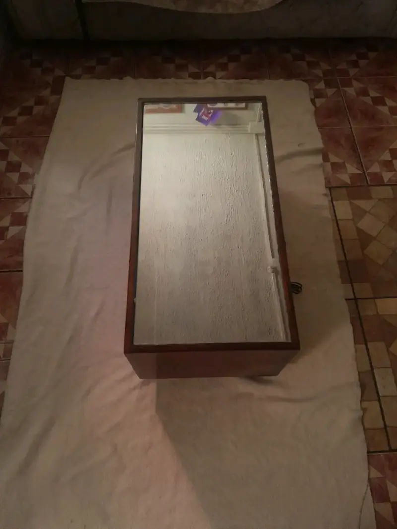 Mesa de centro con espejo - 1
