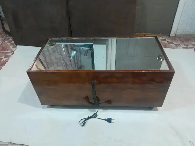 Mesa de centro con espejo - 2