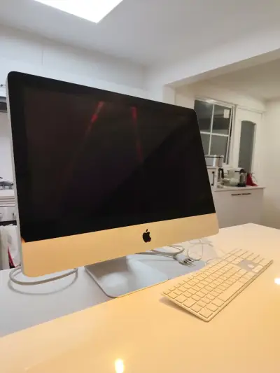 iMac 2010 para desarme con teclado Apple - miniatura 1