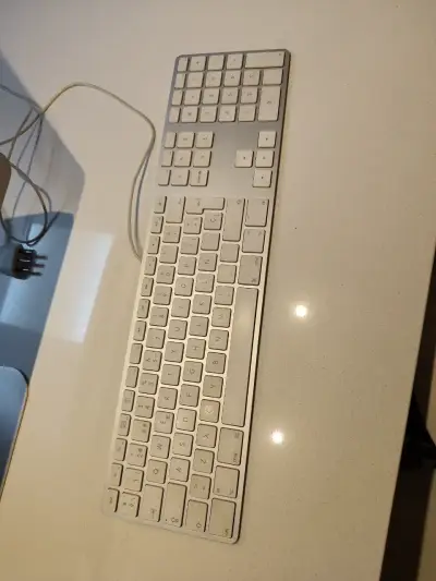 iMac 2010 para desarme con teclado Apple - miniatura 2