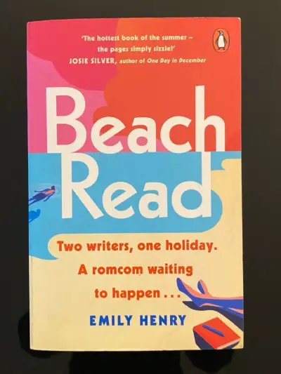 Libro 'Beach Read' de Emily Henry - miniatura 1