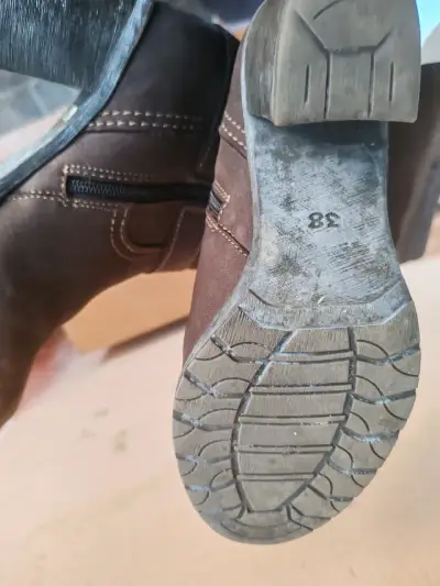 Botas de cuero cafe con hebilla - miniatura 2