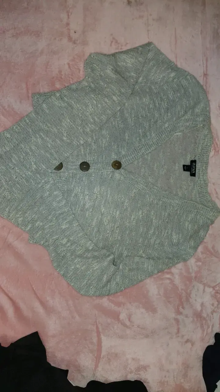 Cardigan gris con botones de mujer - 1