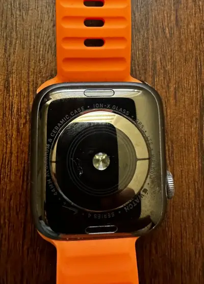 Apple Watch serie 4 Nike con GPS de 42 mm - miniatura 2