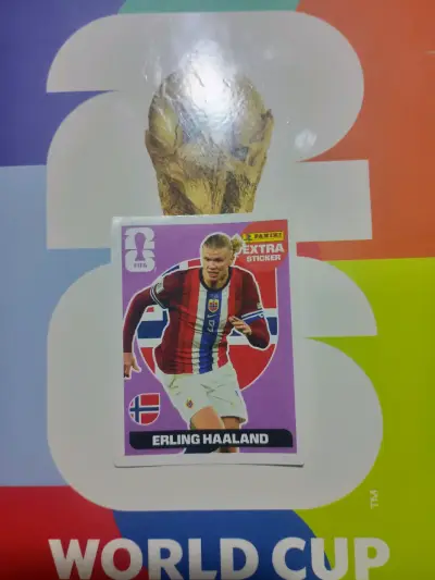 Lámina Panini Erling Haaland Mundial 2022 - miniatura 1