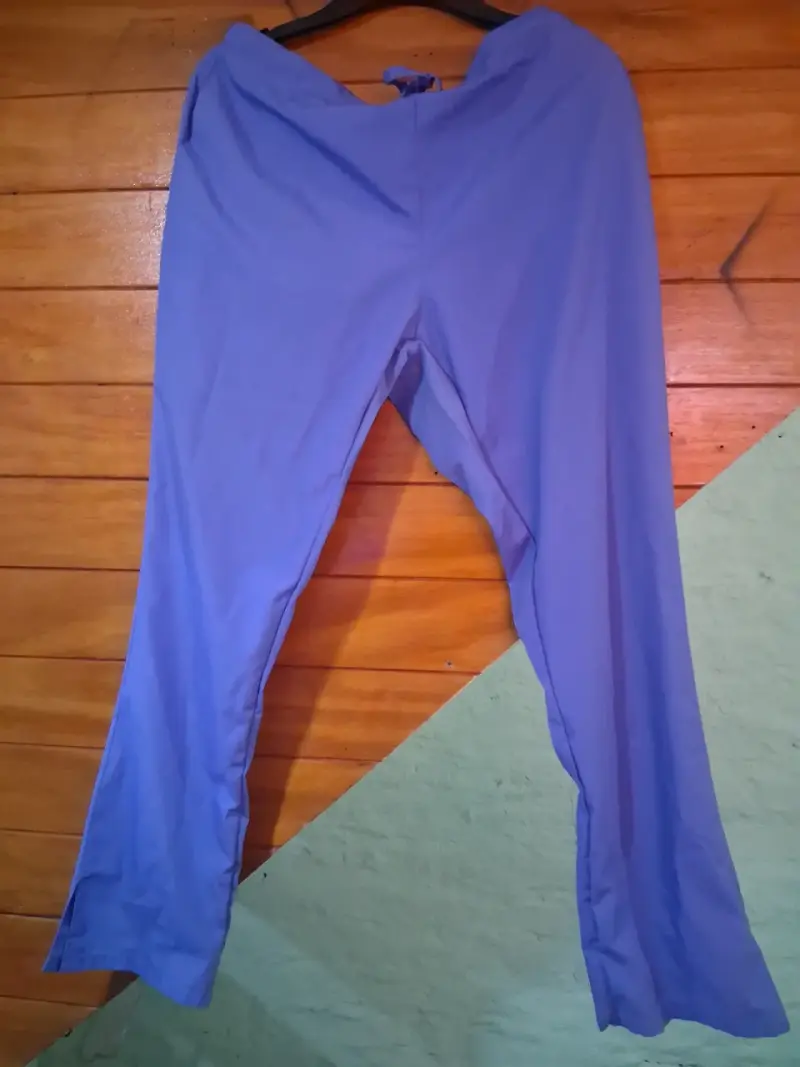 Pantalones azules de tela ligera - 1