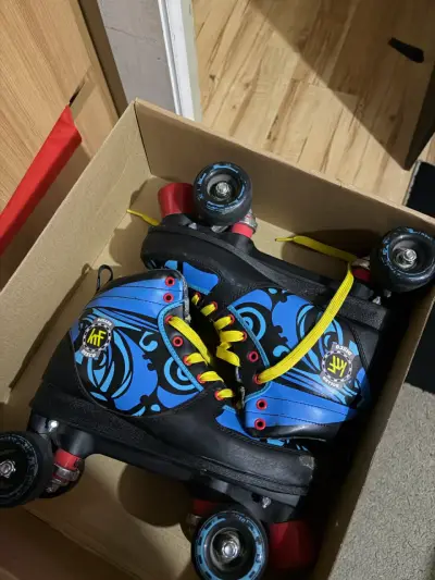 Patines de cuatro ruedas - miniatura 1