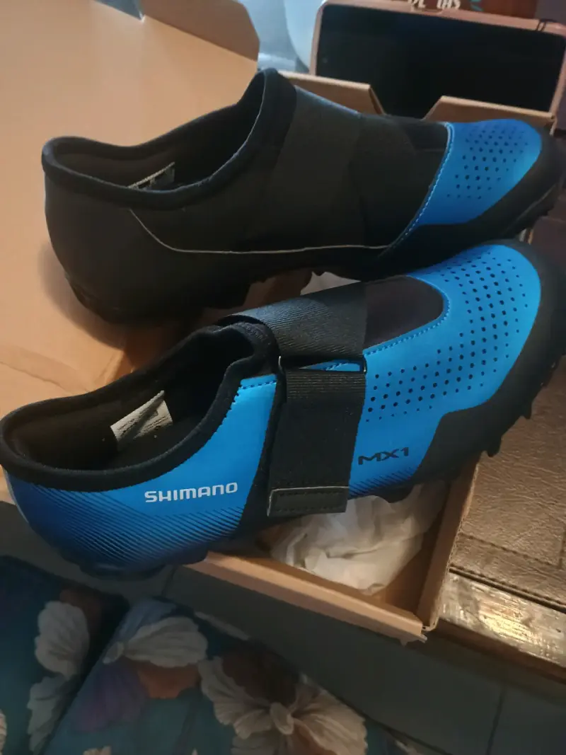 Zapatillas deportivas azules para ciclismo - 2