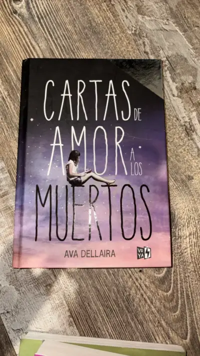 Libro 'Cartas de amor a los muertos'  Ava Dellaira - miniatura 1