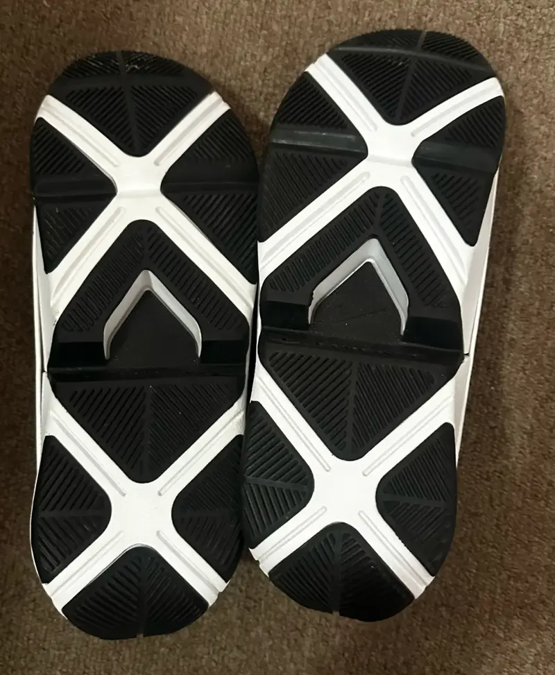Zapatillas deportivas blancas Nike innovadoras - 6