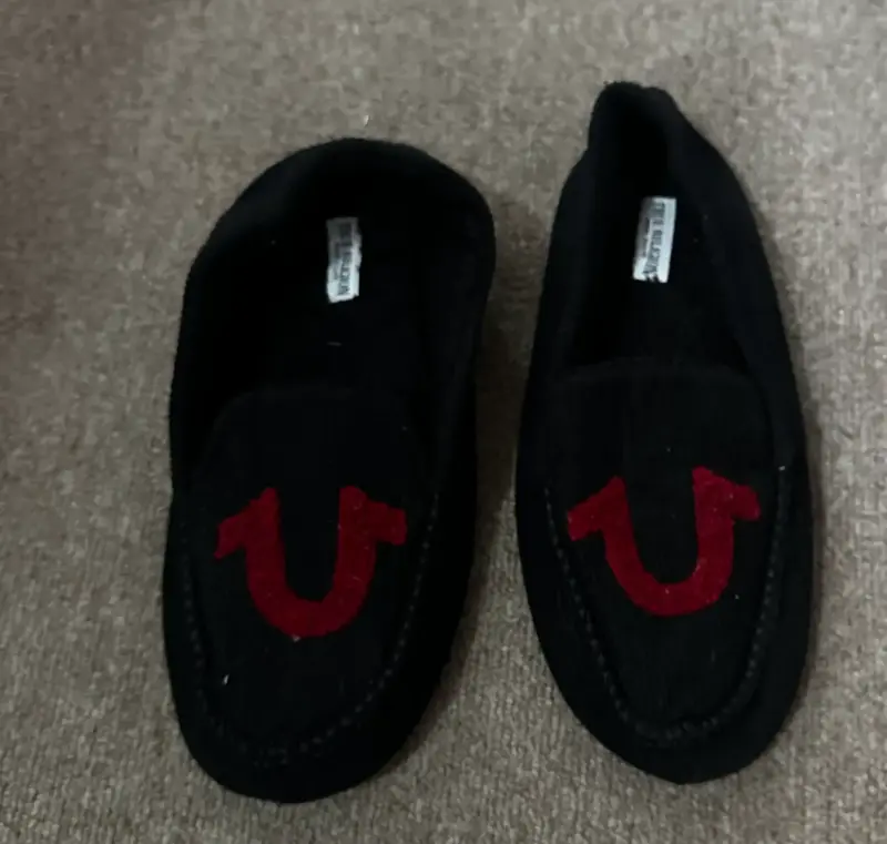 Pantuflas negras marca true religión - 1