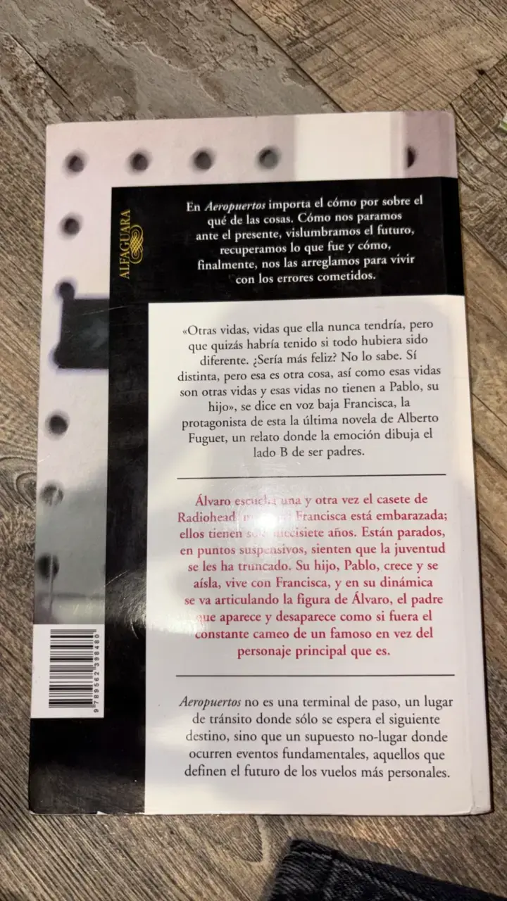 Libro Aeropuertos de Alberto Fuguet - 2