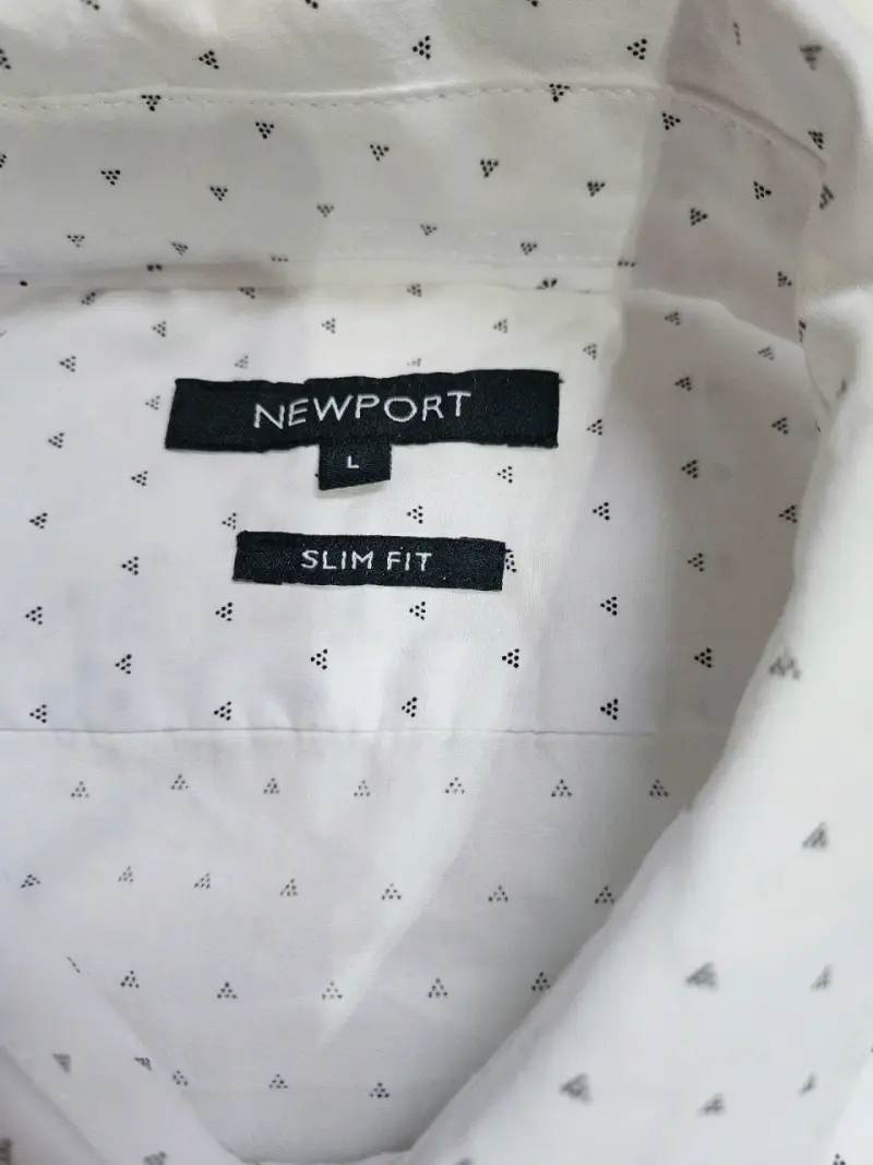 Camisa blanca Newport con diseño de triángulos - 4