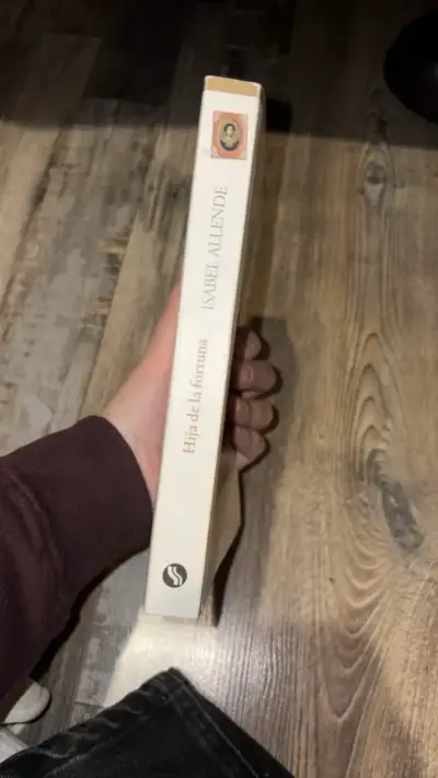 Libro 'Hija de la fortuna' de Isabel Allende - miniatura 3
