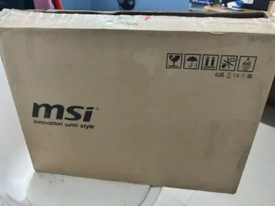 Laptop MSI GT72 Dominator Pro para gaming - miniatura 4