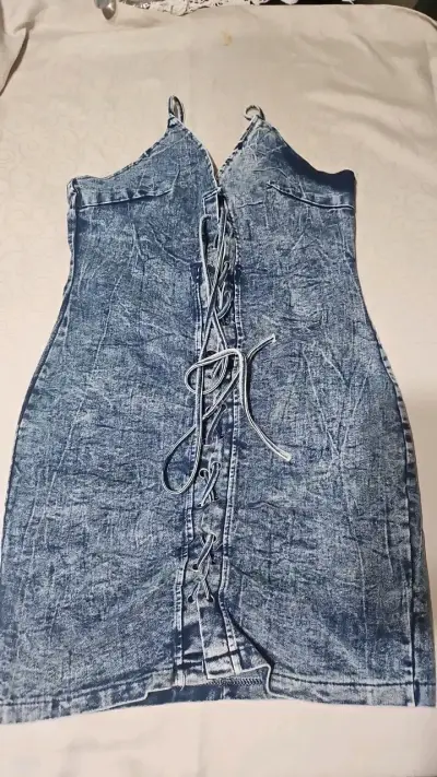 Vestido de mezclilla con cordones - miniatura 1