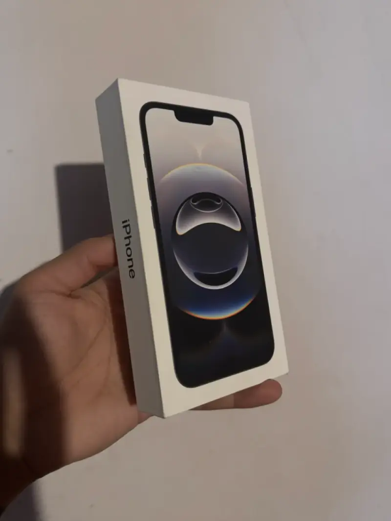 Iphone 16e - 1