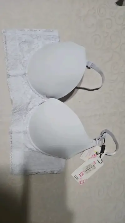 Sostén blanco con encaje y soporte - miniatura 1