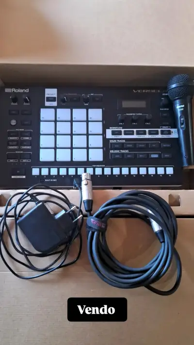 Workstation  Roland Verselab con micrófono - miniatura 1
