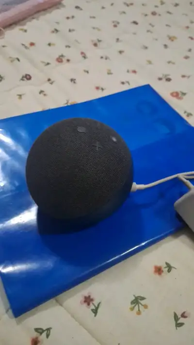 Altavoz inteligente compacto negro - miniatura 1