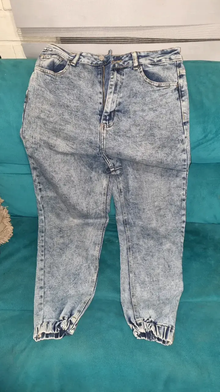 Jeans de mezclilla azul desgastado - 1