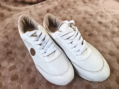 Zapatillas deportivas blancas de cuero - miniatura 1