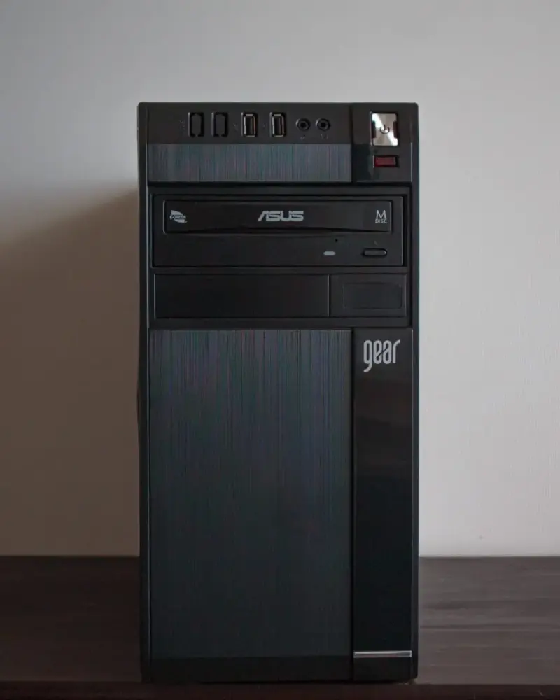 DeskTop Gear (Ryzen 5) (Impecable + Mantenimiento) - 1