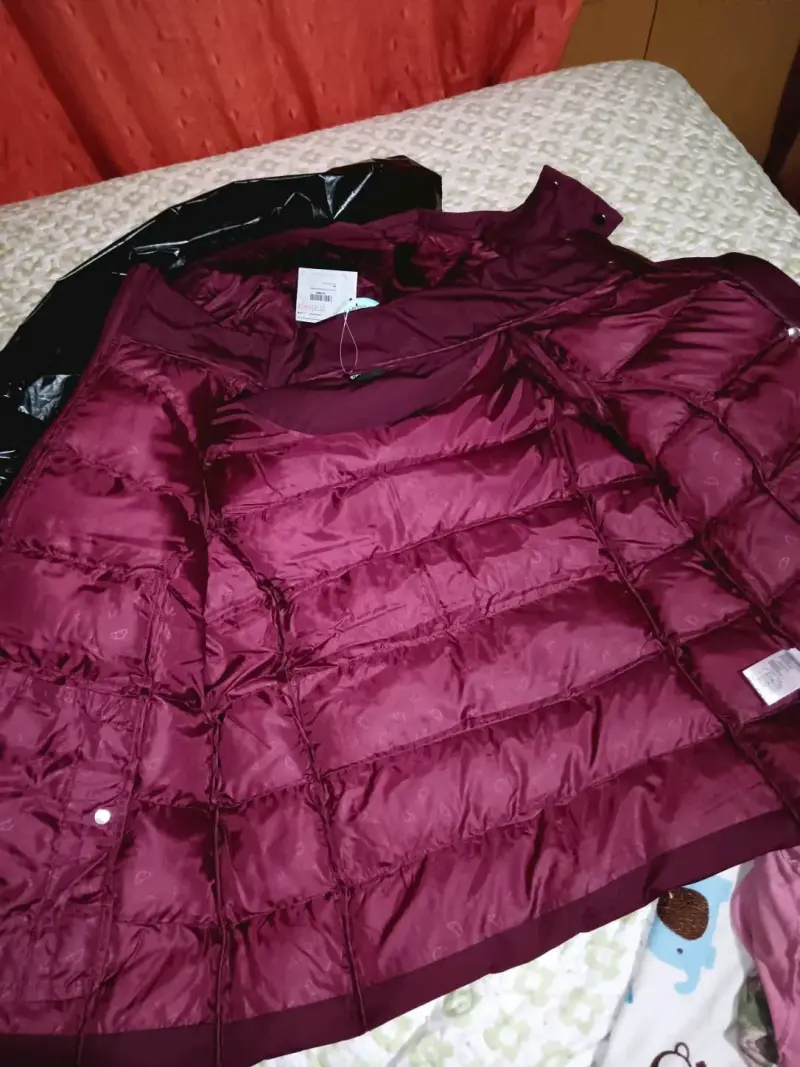 Chaqueta acolchada burdeos con capucha - 2