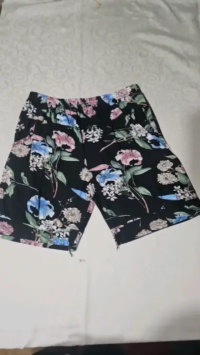 Shorts florales negros para hombre - miniatura 1