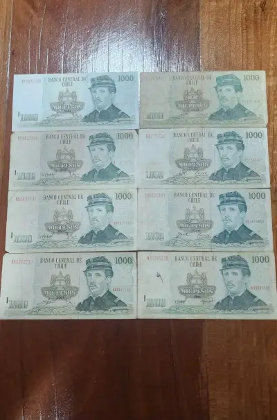 Lote de billetes antiguos de 1000 pesos chilenos - miniatura 1