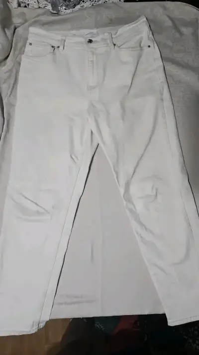 Jeans blancos para mujer en buen estado - miniatura 1