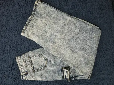 Jeans anchos de mezclilla azul claro - miniatura 2