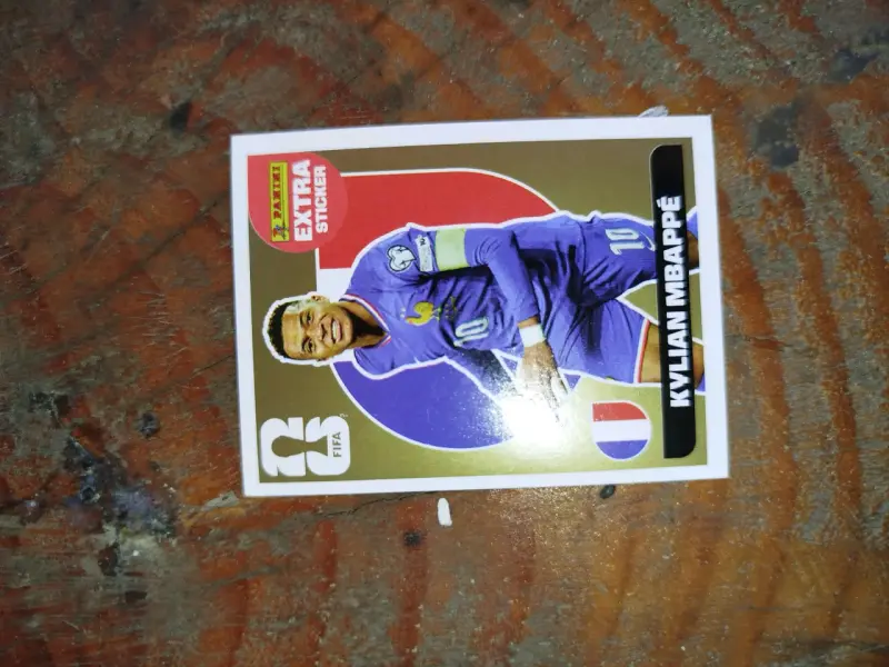 Extra Sticker Kylian Mbappé Oro Coleccionable - 1