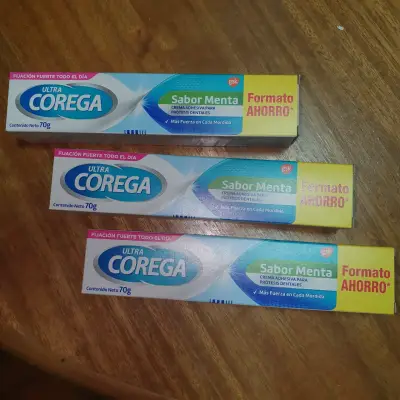 Crema adhesiva Corega Ultra sabor menta 70g - miniatura 1