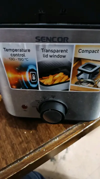 Freidora compacta Sencor con control de temperatura - miniatura 1