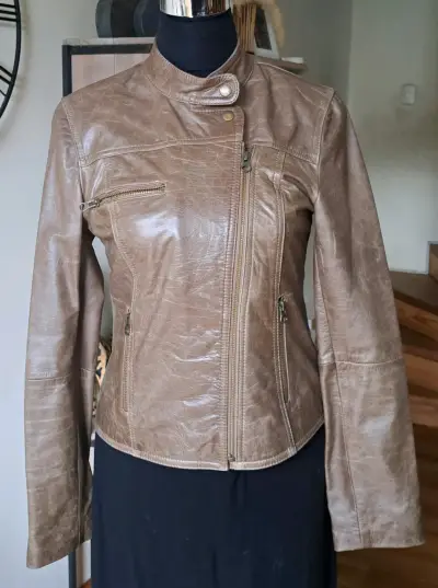 Chaqueta de cuero marrón para mujer - miniatura 1