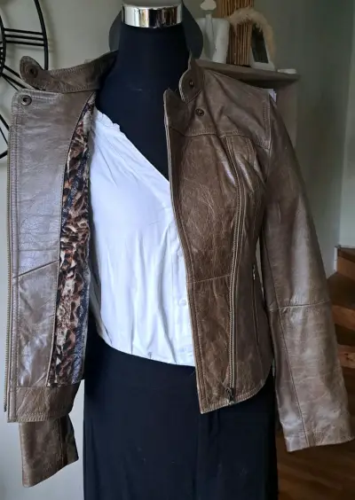Chaqueta de cuero marrón para mujer - miniatura 4