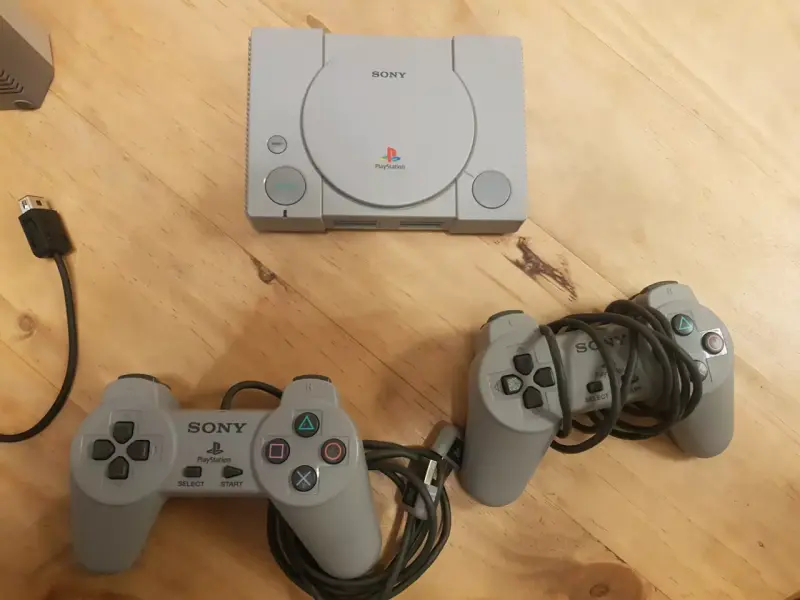 Consola Nintendo NES mini + Playstation Classic - 4