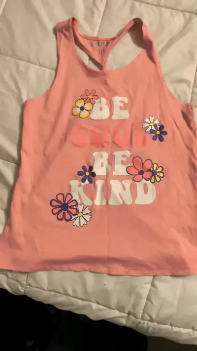 Polera sin mangas rosa con estampado NIÑA floral - miniatura 1
