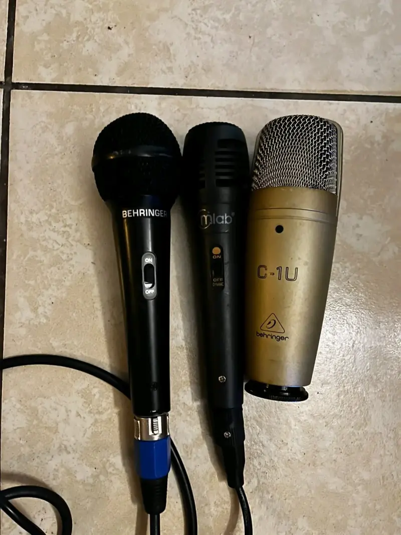 Set de micrófonos Behringer y Mlab