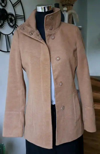 Abrigo camel para mujer - miniatura 2